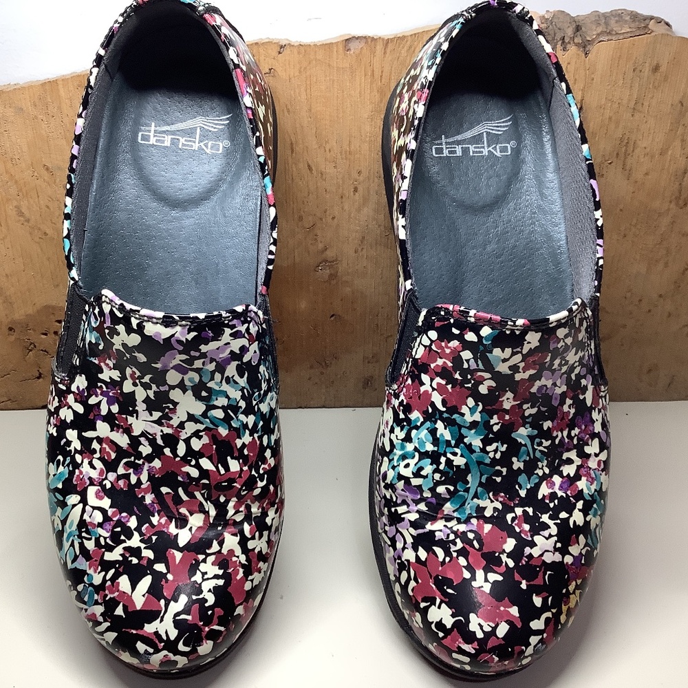 Dansko Women's, Nora Clog, size 37 ( 6 1/2-7 )